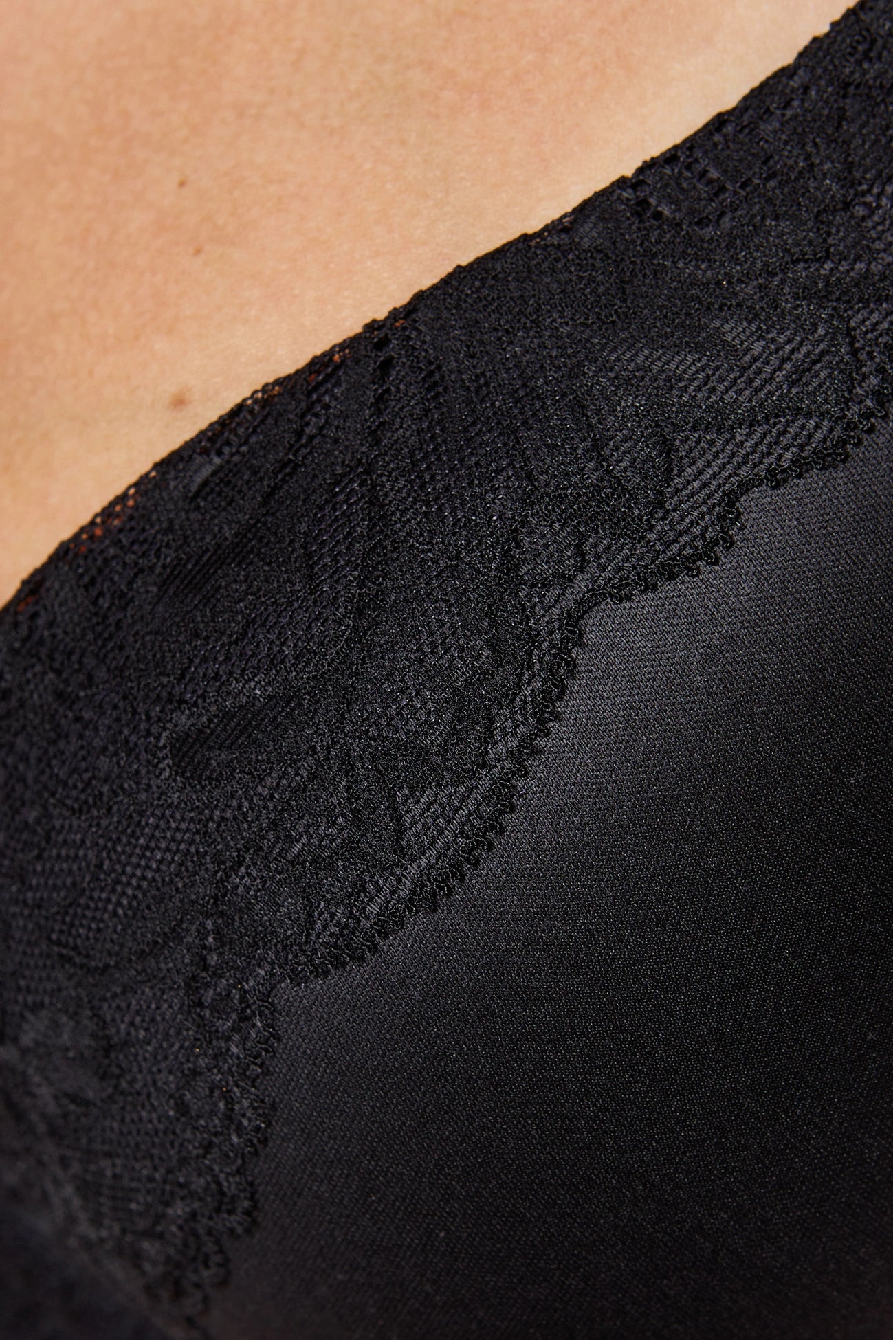 Kiara Padded Lace Bra (Black) (Discount Group A) | Gorteks | MySalvio